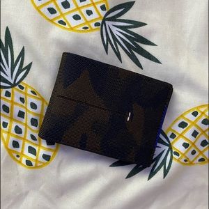 {Rothy’s} Woodland Camo bi-fold wallet EEEUC